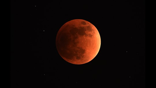 Triple treat: Supermoon, blue moon and lunar eclipse coming January 31 ...