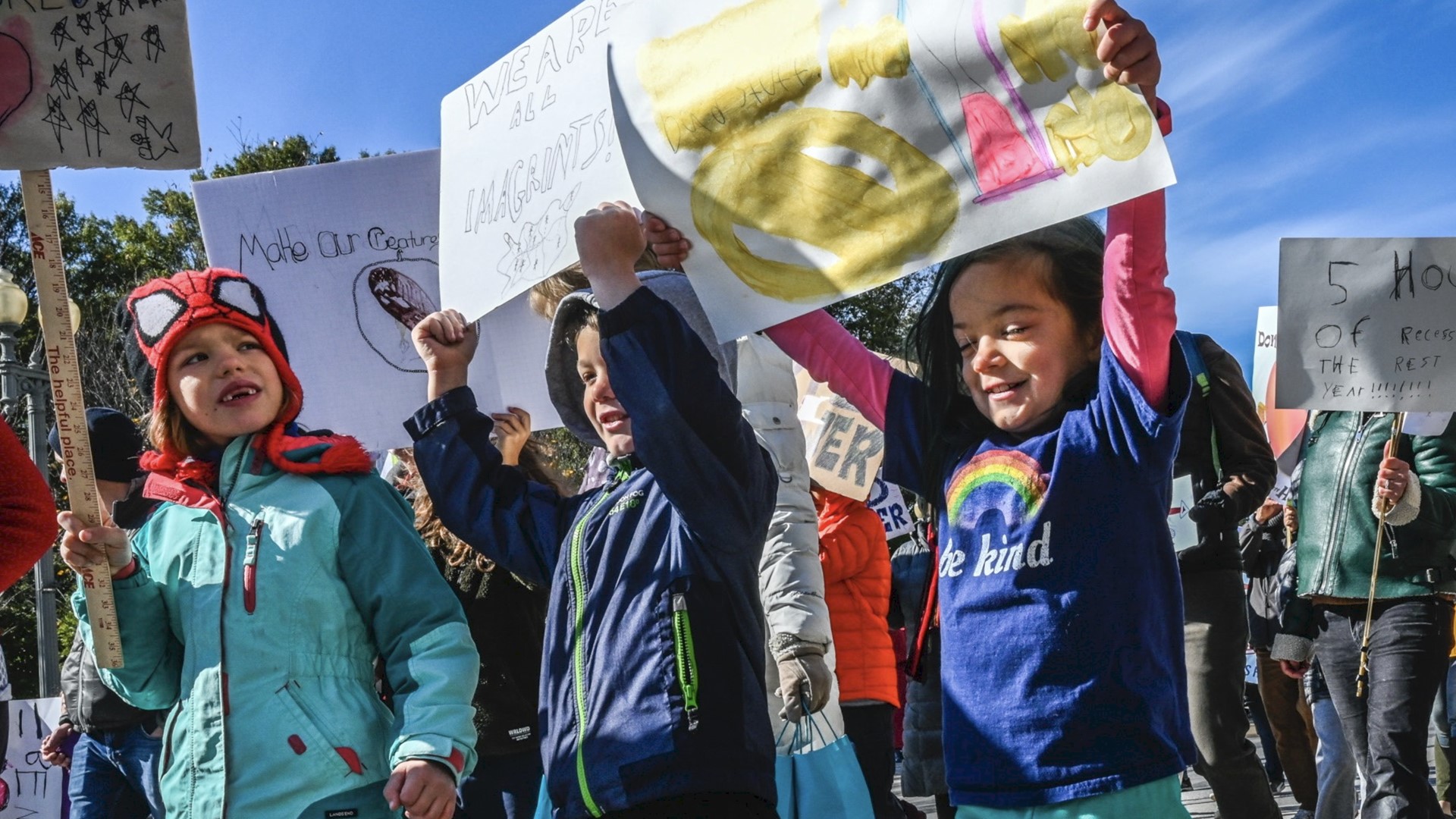 Kids Gather For Protest Outside White House For 7 Year Old S Birthday Party 9news Com