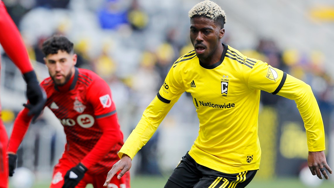 Columbus Crew sends Gyasi Zardes to Colorado Rapids