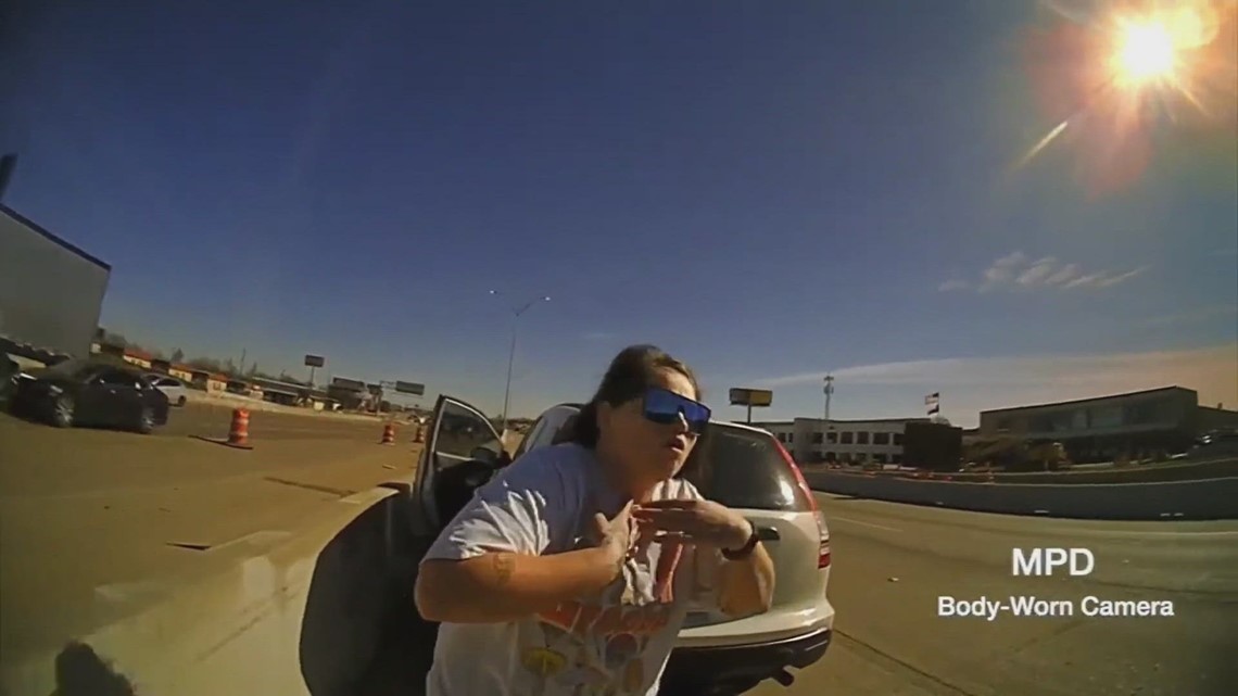 Mansfield: Officer saves woman from choking on gum - Vimarsana News