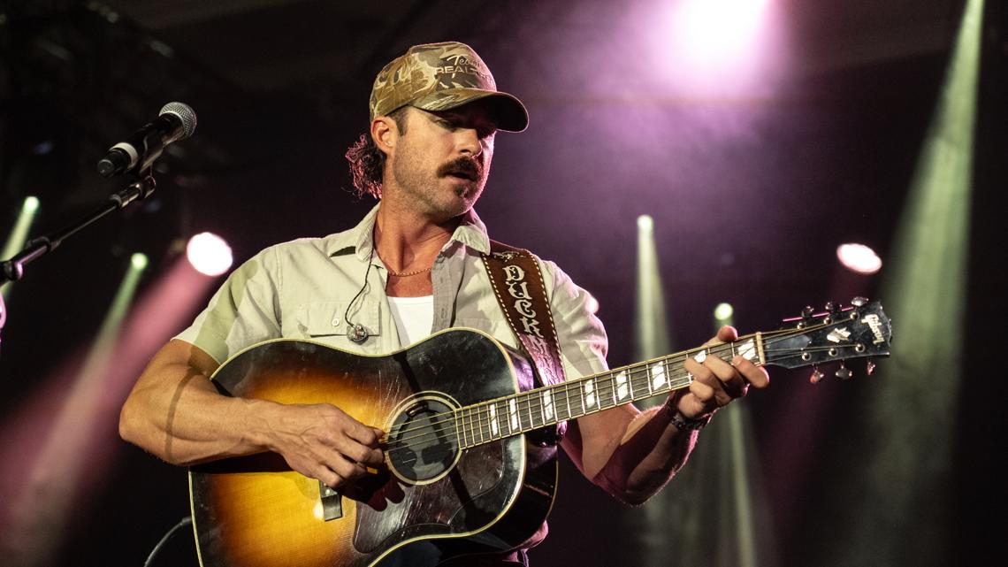 New 'Voice' coach announces Denver amphitheatre concert