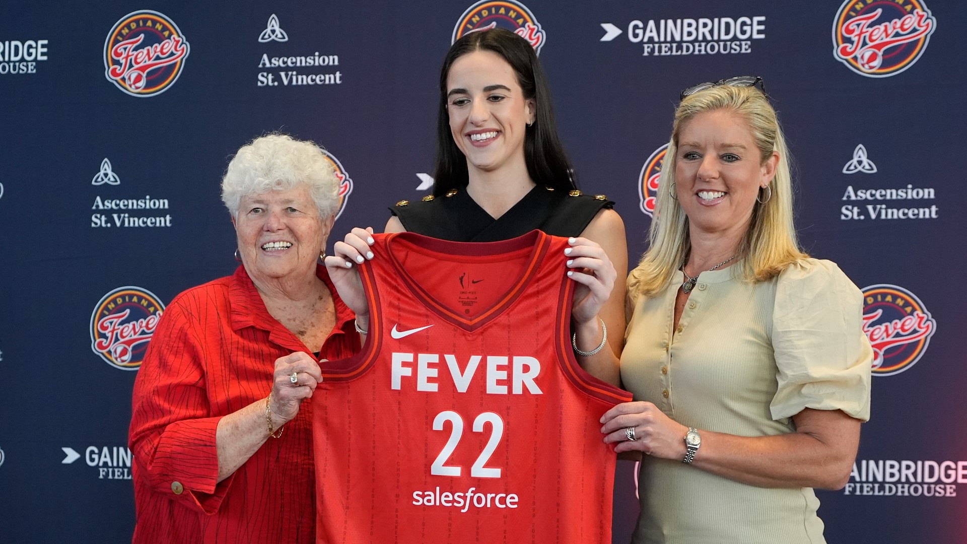 13News Sports Director Dave Calabro sat down with Fever GM Lin Dunn to talk about Indiana's season and their push for a playoff spot.