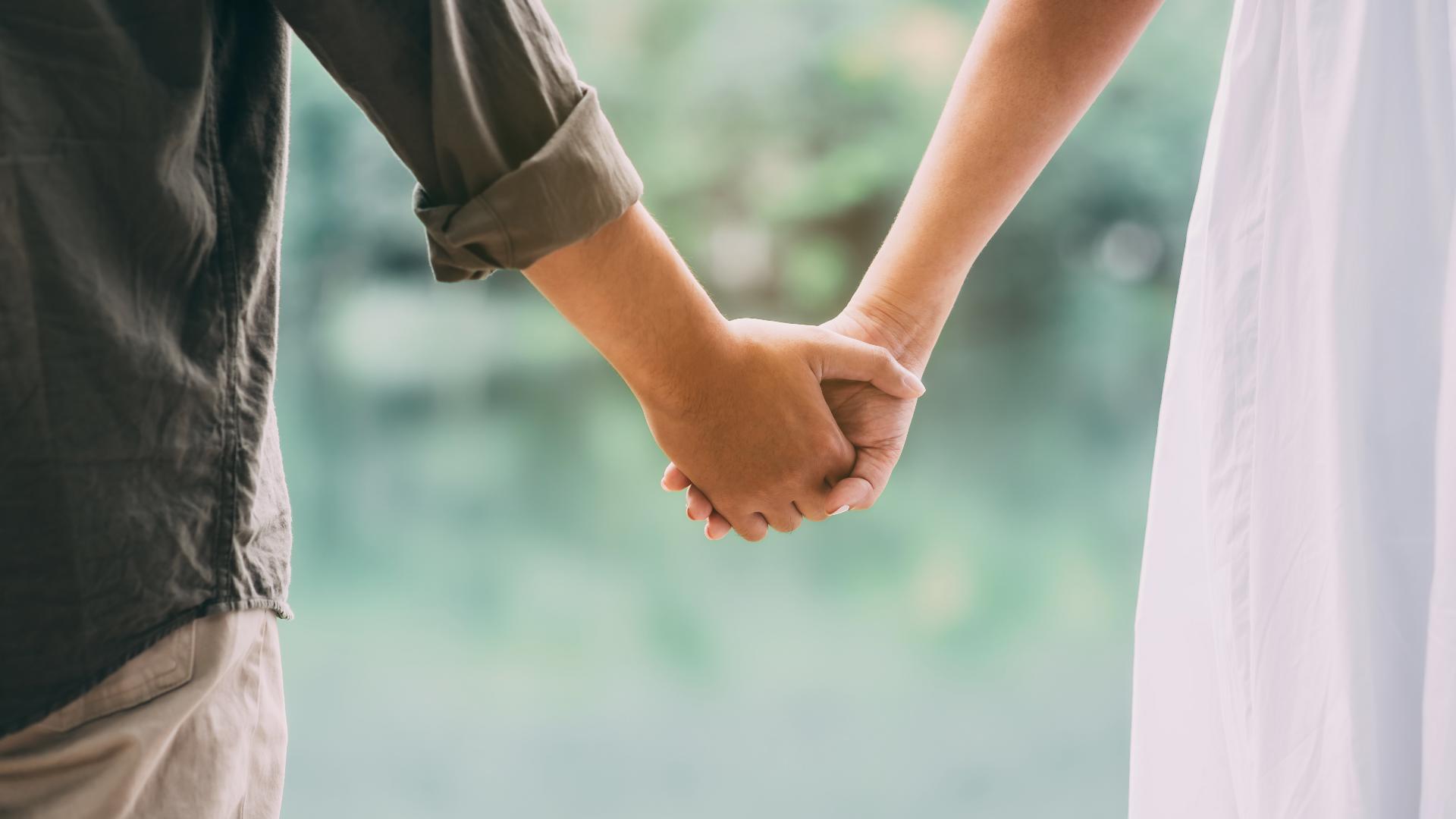 Dating expert Kimmy Seltzer joined us to talk about common "shields" she sees, especially in those dating after the age of 40.