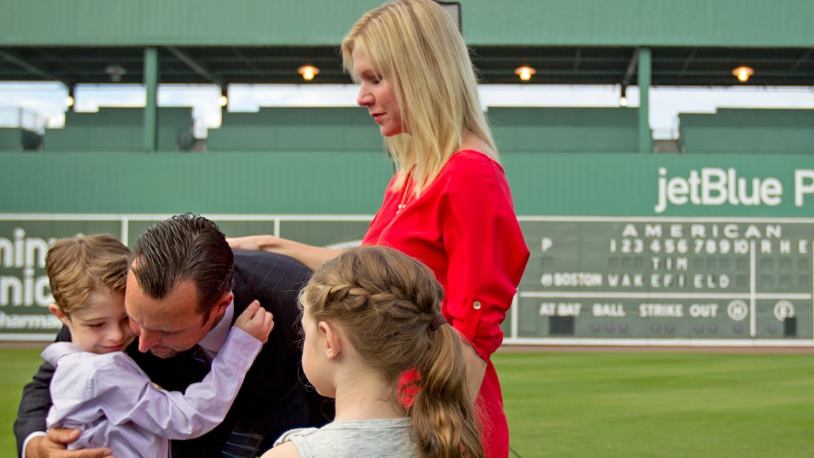 Stacy Wakefield, wife of former Red Sox pitcher, passes away - Vimarsana News
