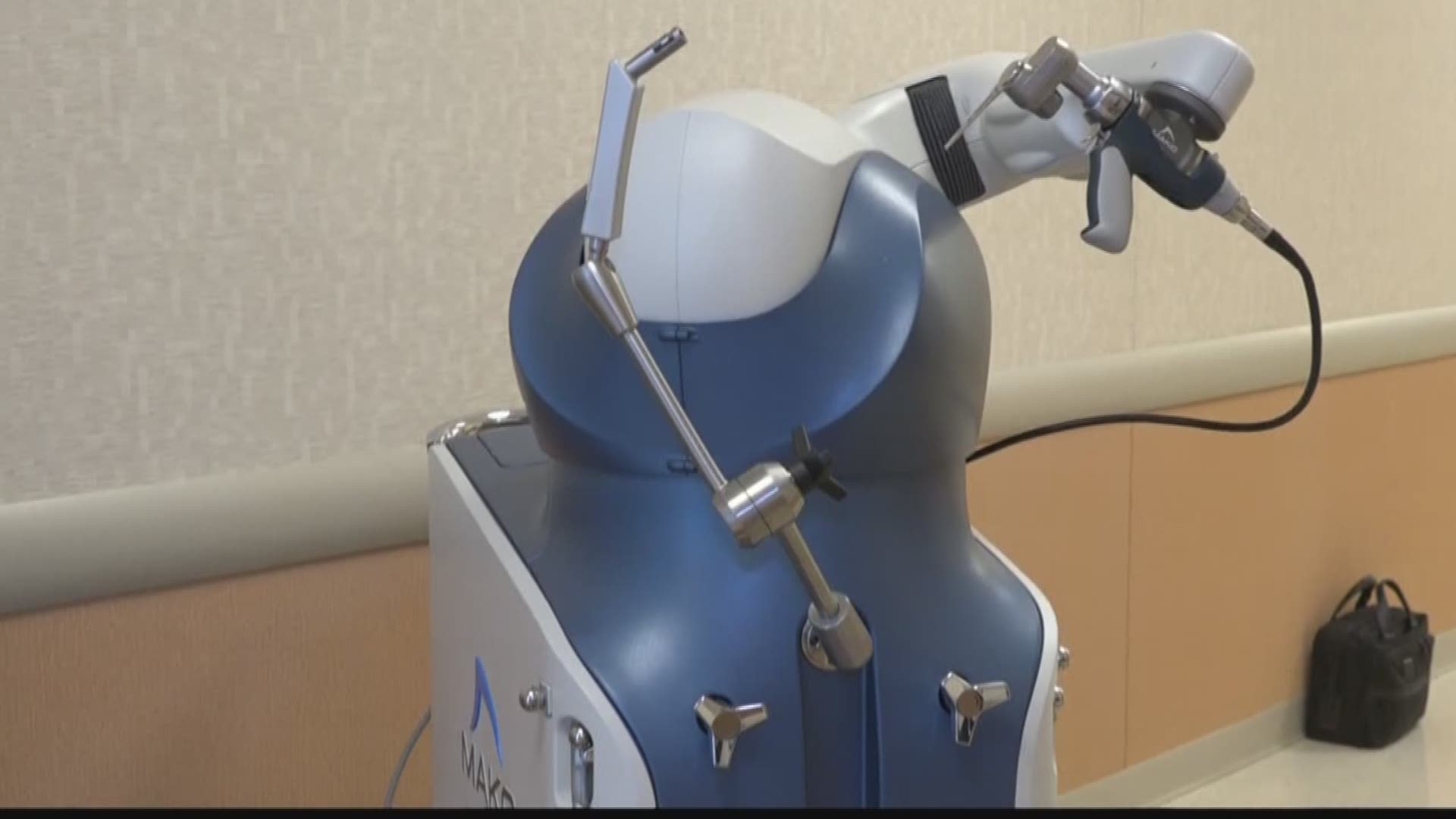 Robot Performs First Knee Surgery At Mayo Clinic | 9news.com