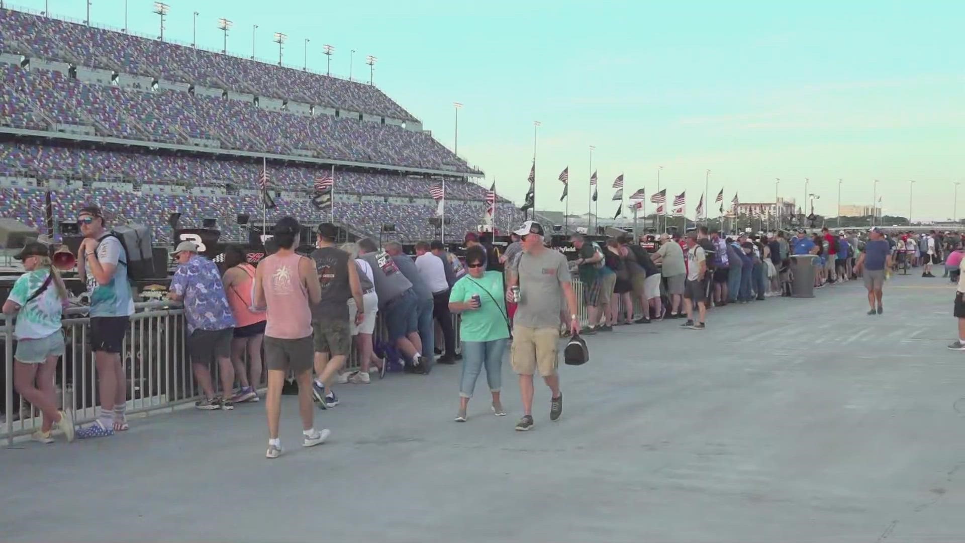 Rev those engines! Fans arrive early to Daytona 500