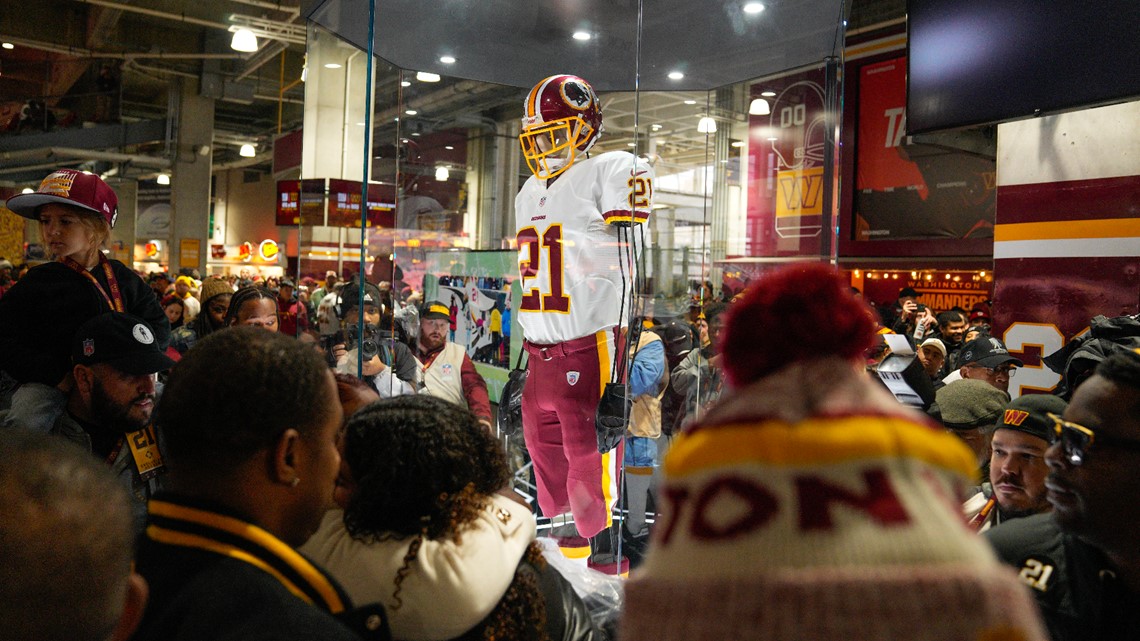 Sean Taylor memorial unveiled by Washington Commanders - Vimarsana News