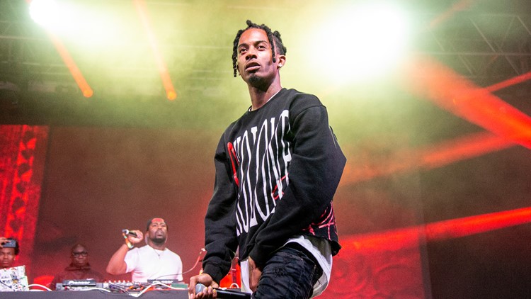 Review - Playboi Carti Converted Red Rocks Under A Full Moon - 303