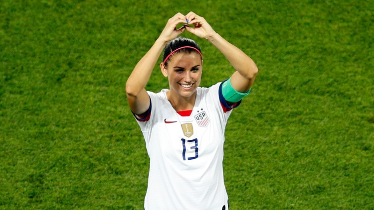 Young fan catches the eye of soccer star Alex Morgan: 'Cuteness overload!'  - ABC News