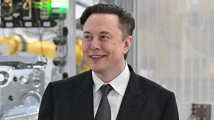 Musk offers to go through with original $44B Twitter deal