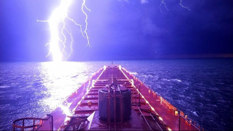 Dramatic photo of Lake Michigan lightning bolt goes viral